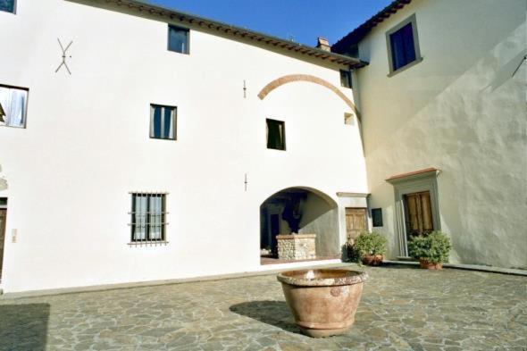Вилла Agriturismo Il Palazzaccio Галлиано Экстерьер фото